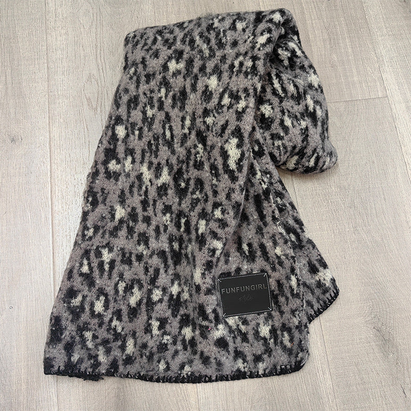 Spring And Autumn New Atmosphere Warm All-matching Leopard Print Triangular Binder