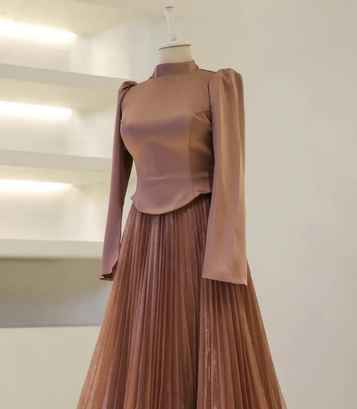 Muslim Attire Formal Dress With Long Sleeves, A Mandarin Collar, And Full Coverage