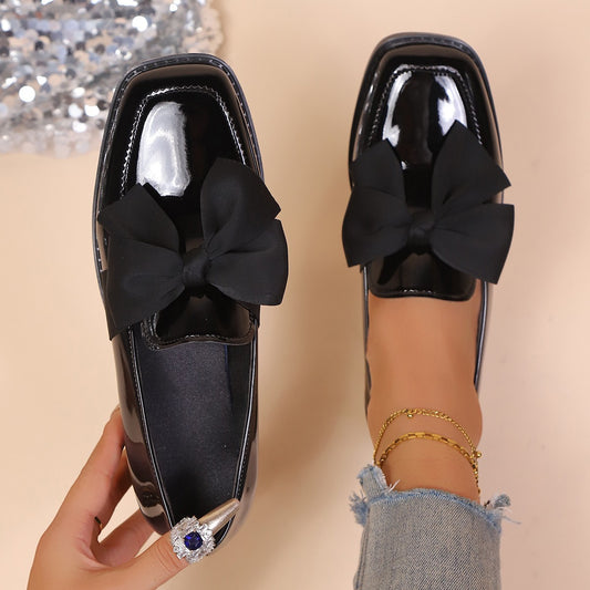 Womens Versatile Flat Leather Shoes With A Bow