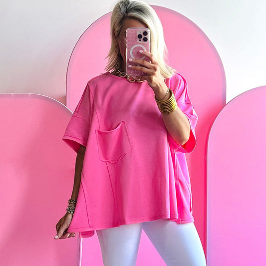 Dame T-shirt med ensfarvede løse lommer og syninger, korte ærmer