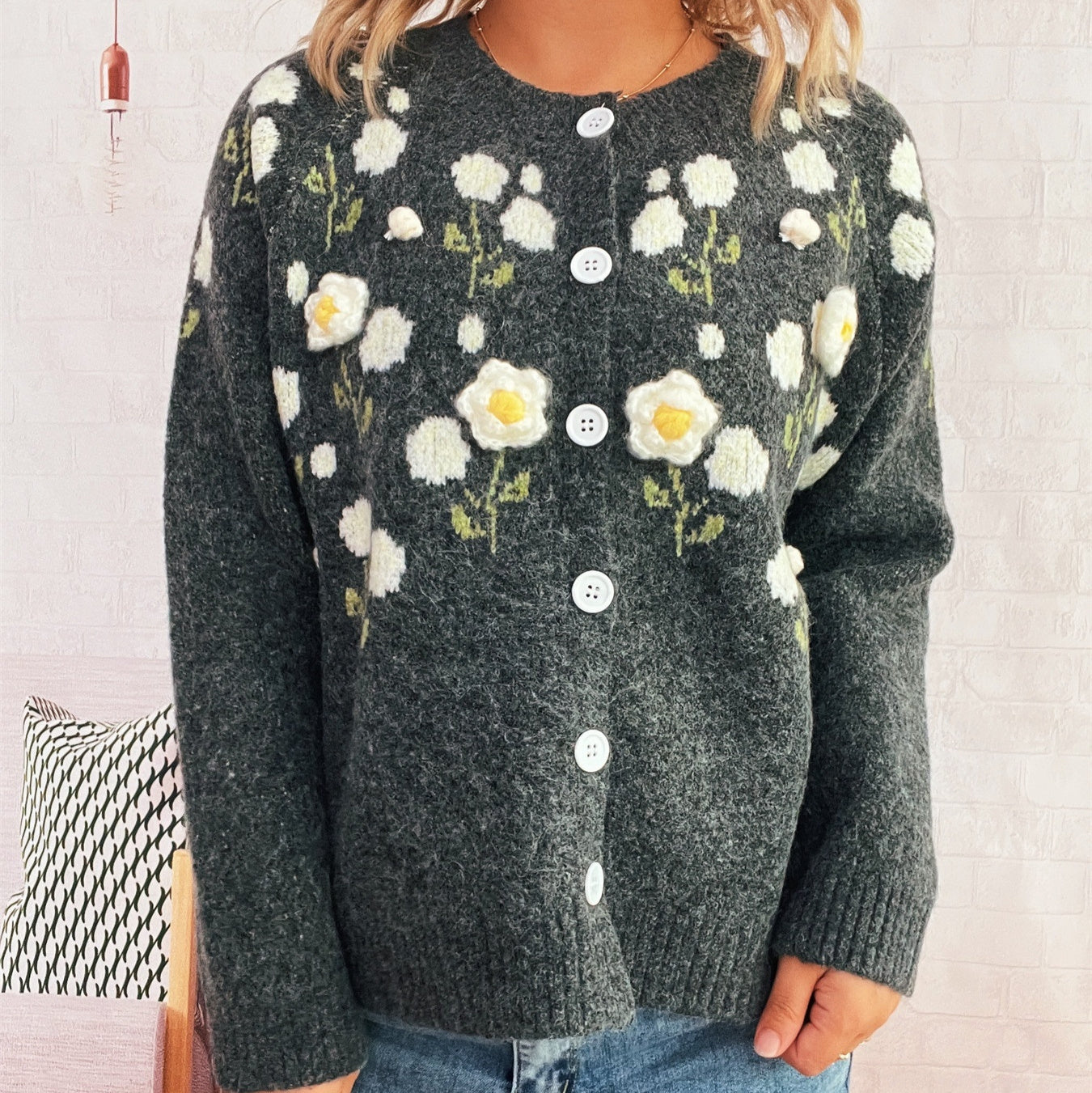 Flower Embroidered Crew Neck Long Sleeve Single-breasted Sweater Cardigan