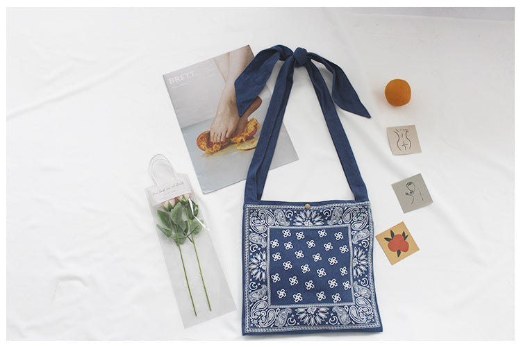 Fashionable Messenger Bag With Adjustable Shoulder Strap
