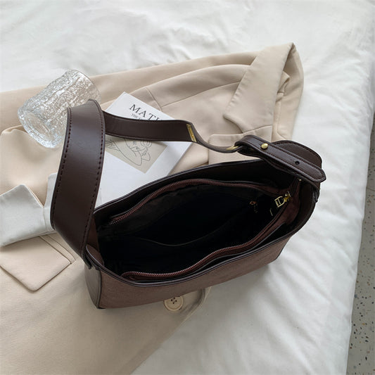 Simple And Personalized One Shoulder Messenger Bag