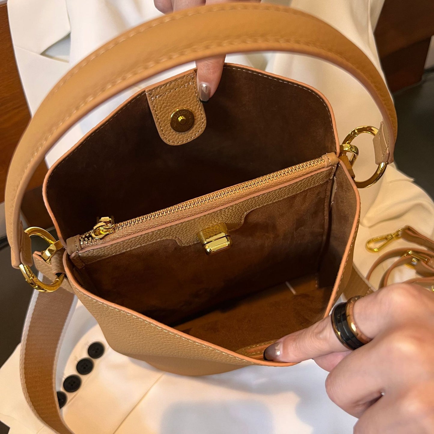 Versatile Single Shoulder Crossbody Bag Large Capacity