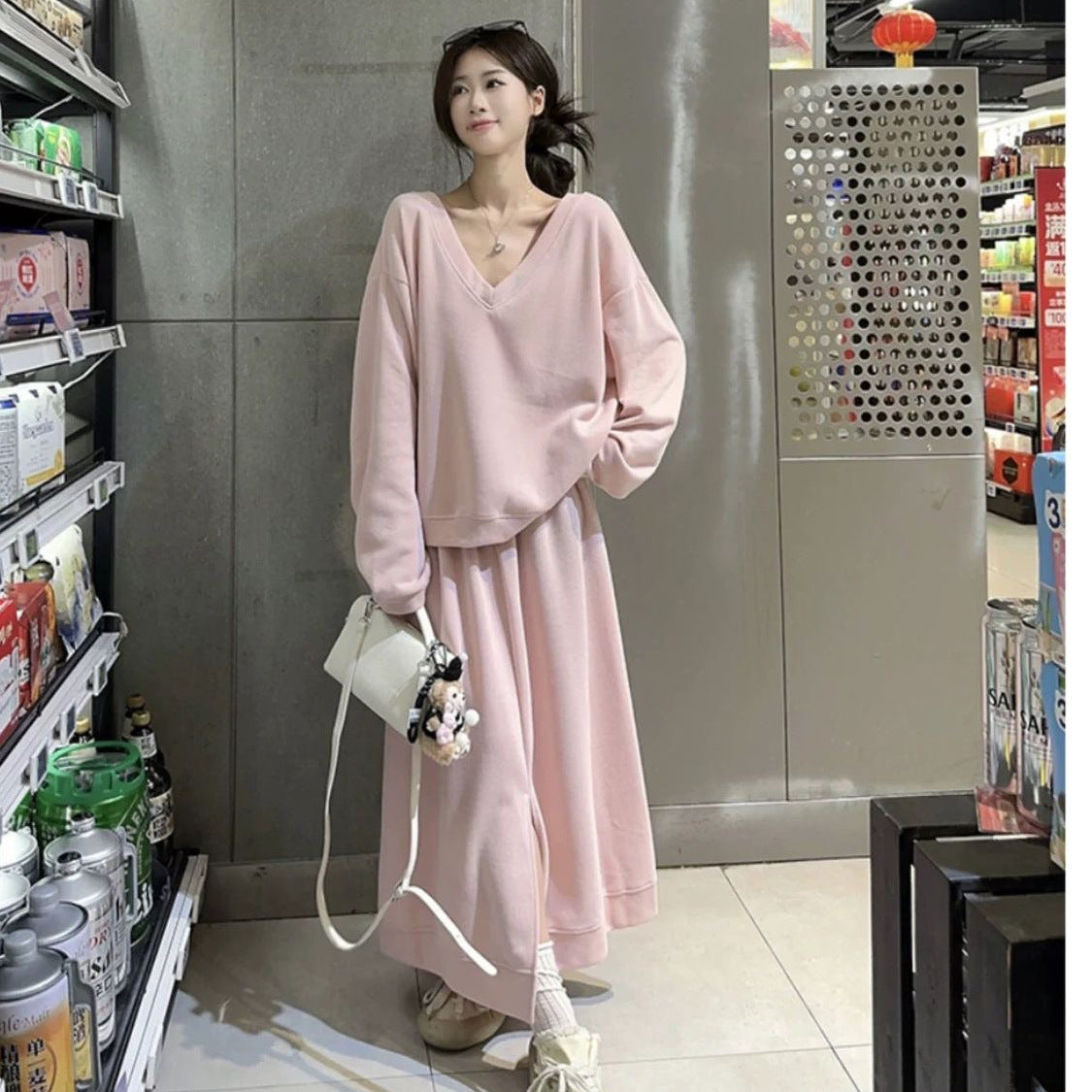Hoodie Paired With A Slit Figure-hugging Long Skirtdesigned Specifically For Women