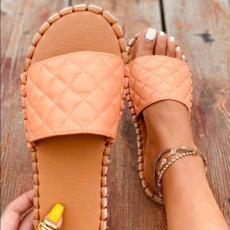 Wear Flat Slippers Outside The Stitching