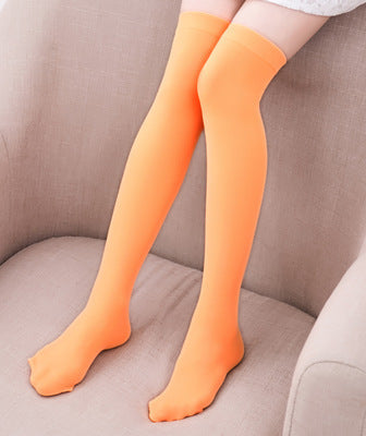 Men's And Women's Knee Socks In Bulk