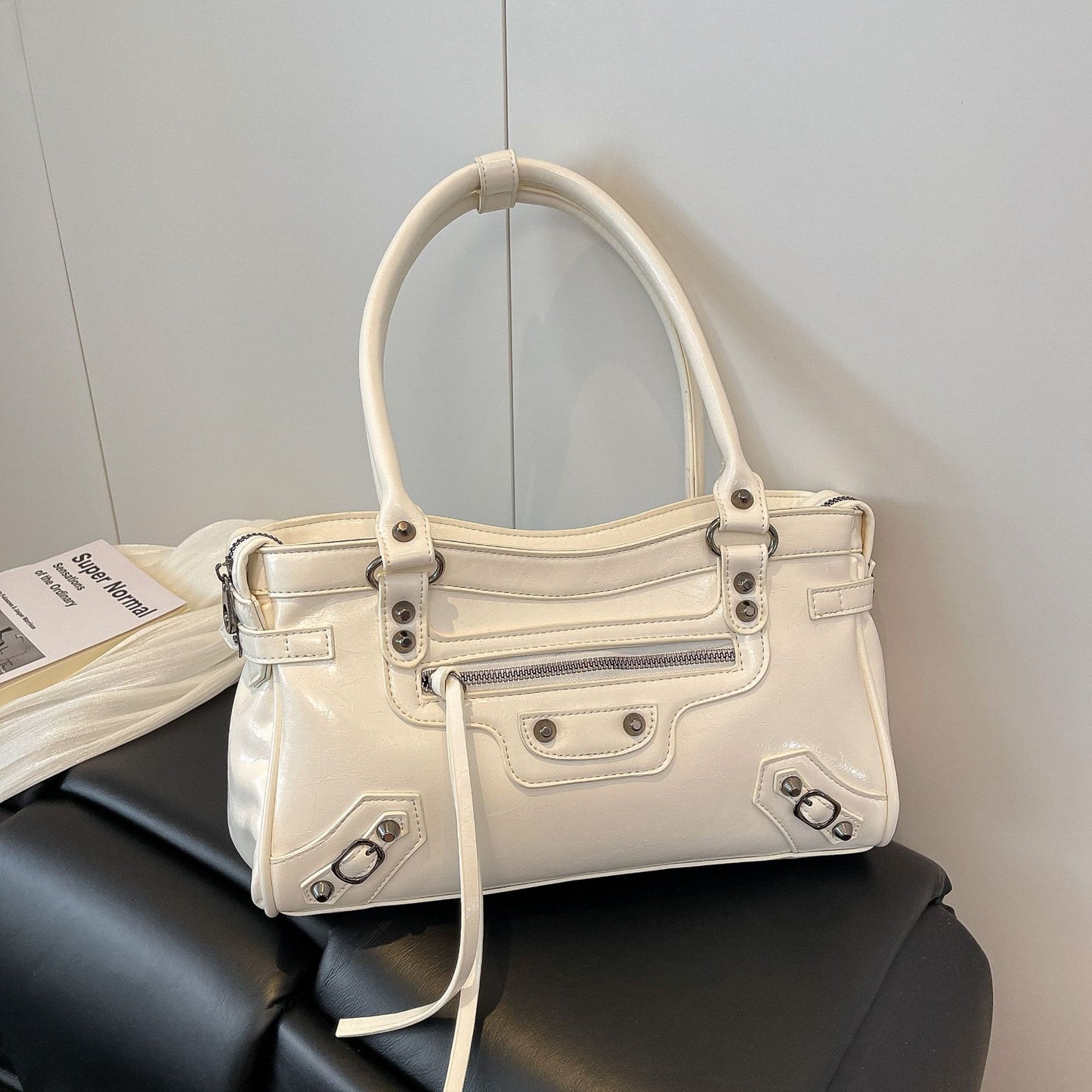 Women's Textured Rivet Single Shoulder Underarm Bag