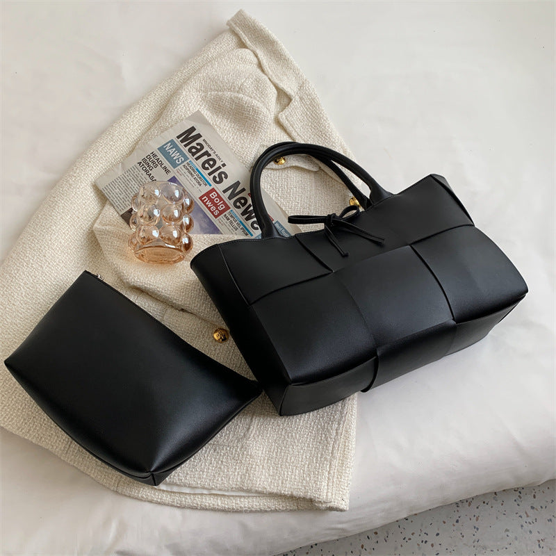 Design Large Capacity Shoulder Bag Women's Fashion Weaving