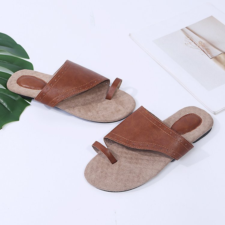 Toe Covering Retro Flat Bottom Casual Sandals