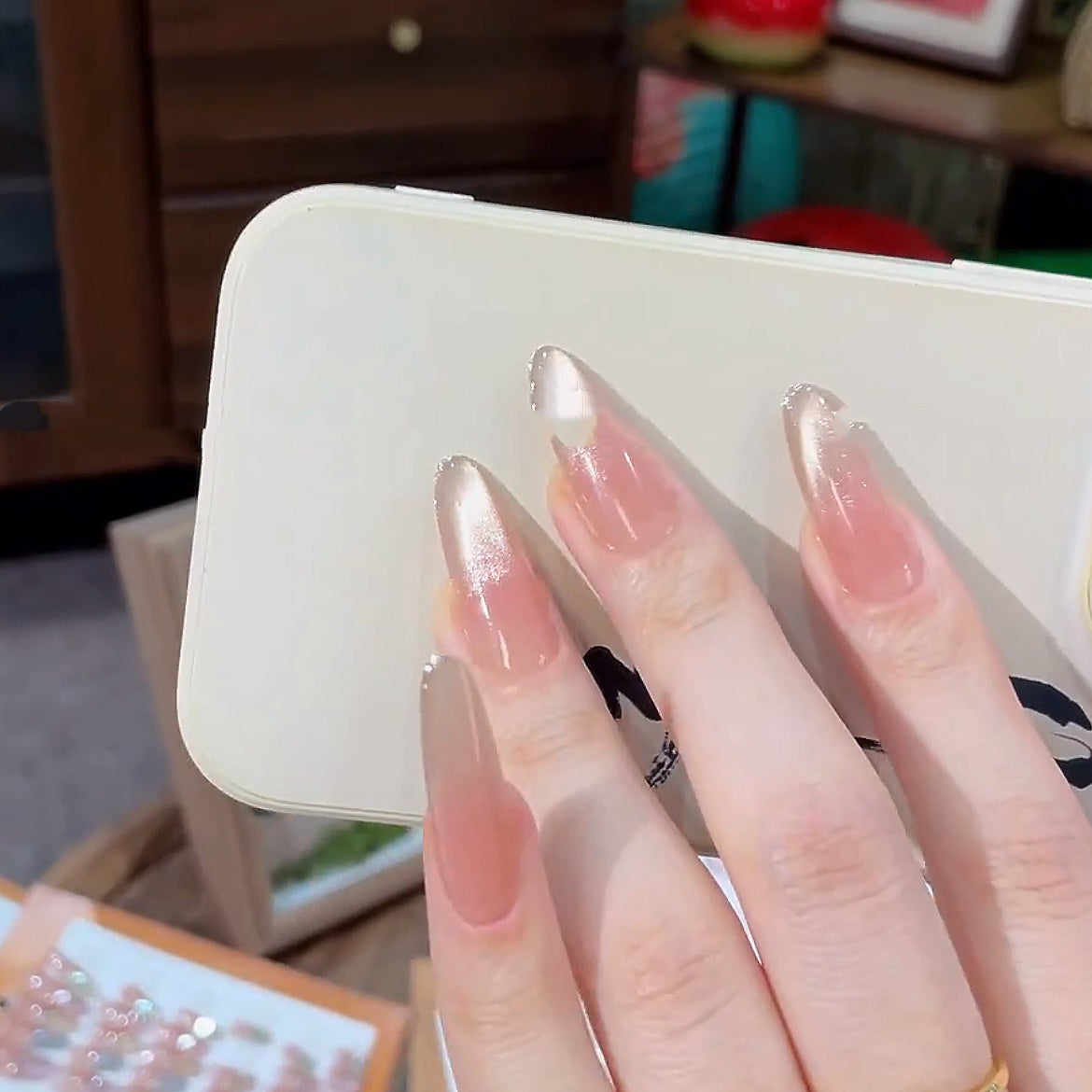 Nude Cat's Eye Nails
