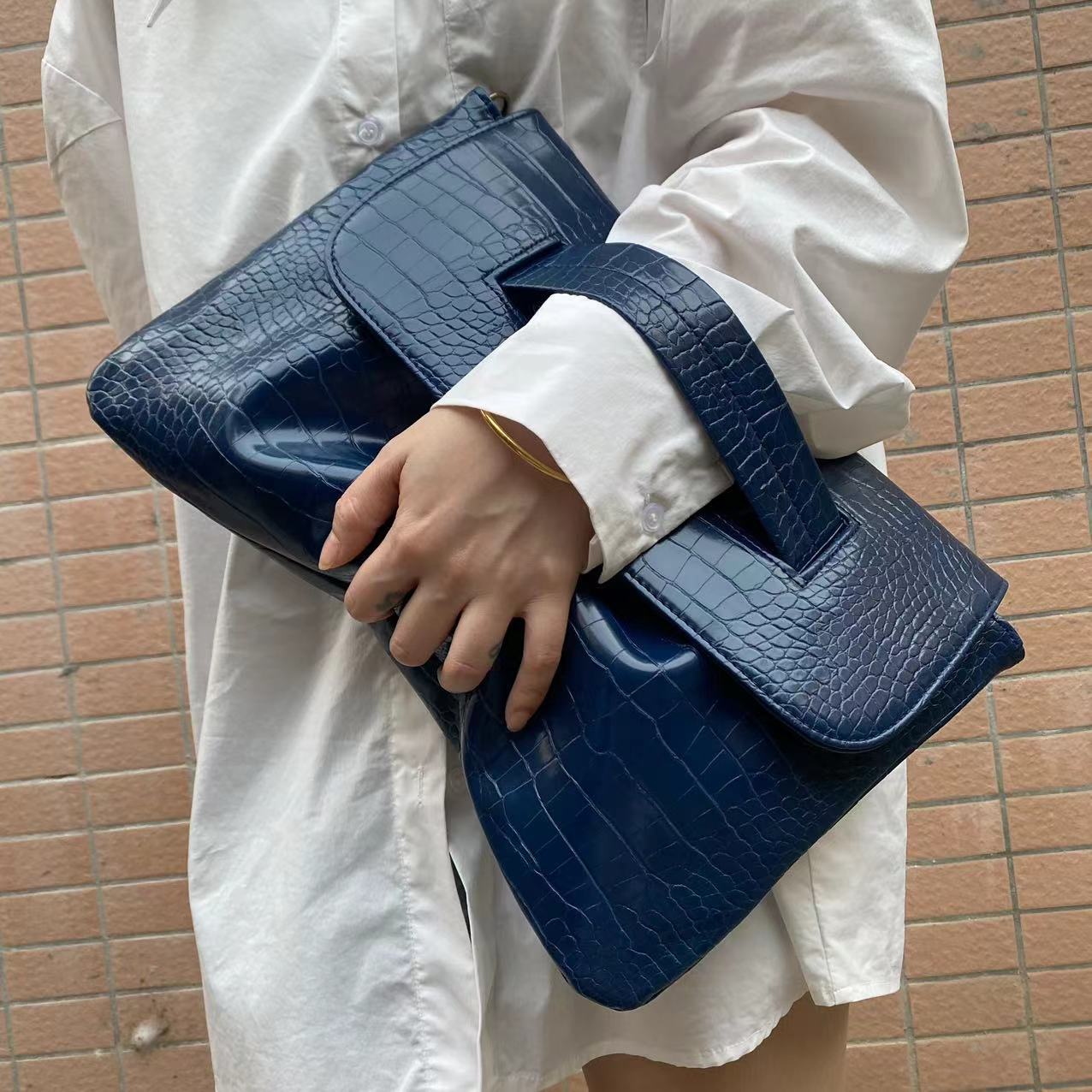 Large Capacity Briefbag