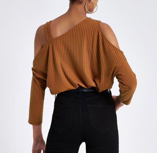 Ny ensfarvet off-shoulder strikketop til kvinder