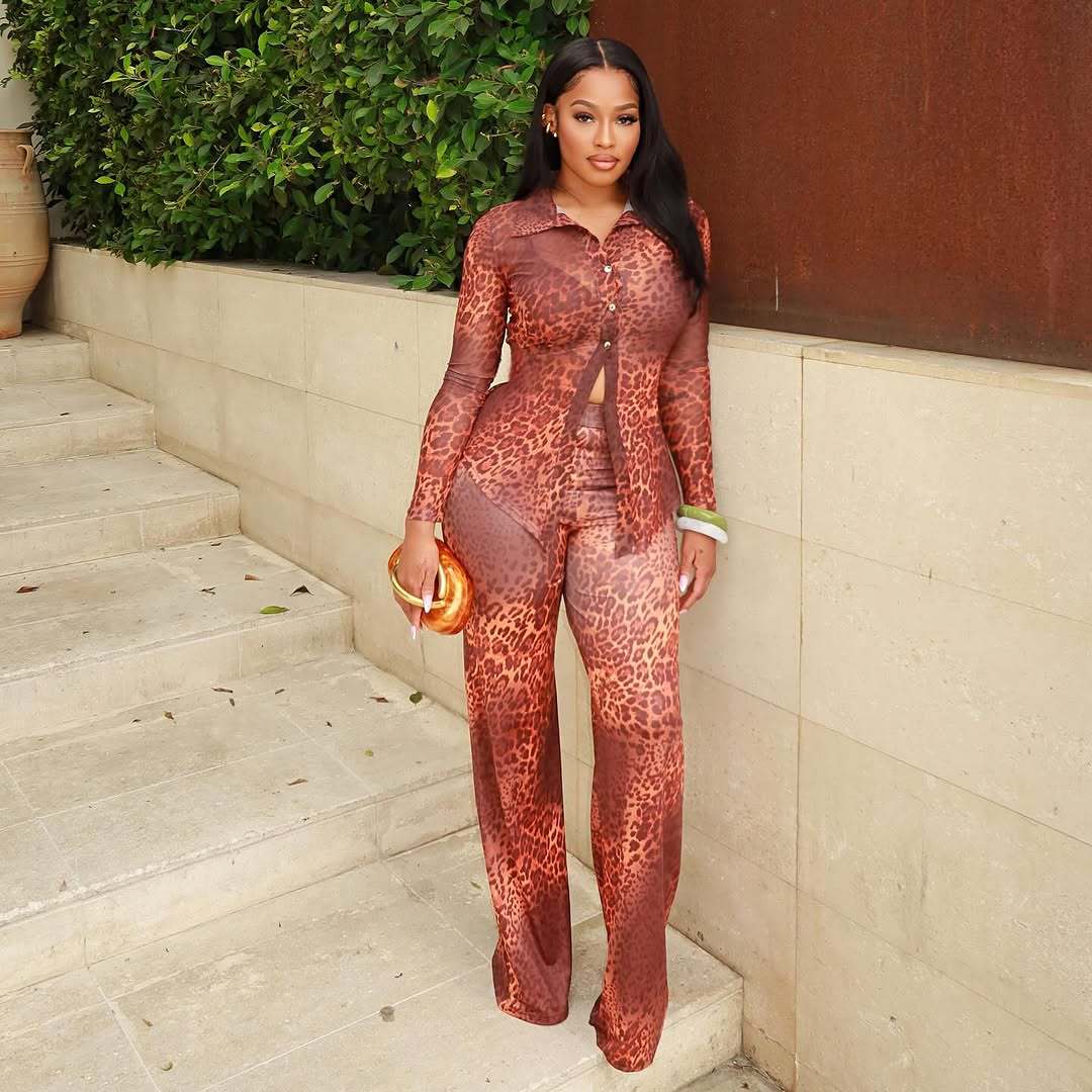 Womens Retro Chic Leopard-Print Top And Pants Set