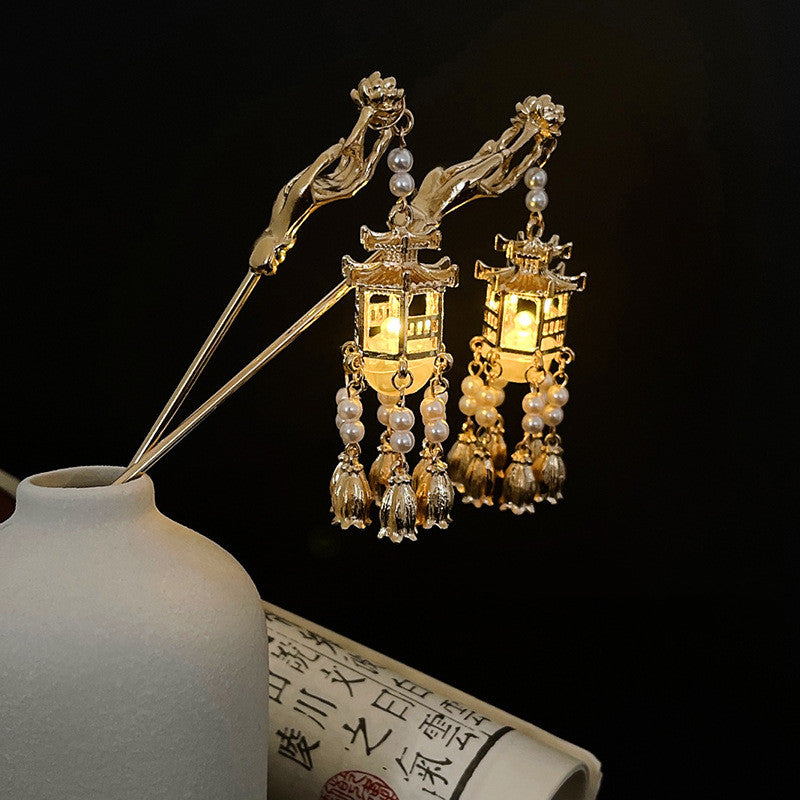 Alloy Handmade Antique Style Walking Lantern Bun