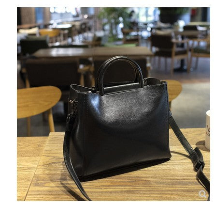 Trendy Retro Fashion Single Room Diagonal Female Bag