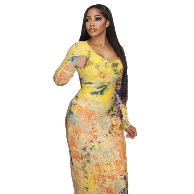 Retro-style Bodycon Skirt With A Round Neck Long Sleeves And A Fitted Waist