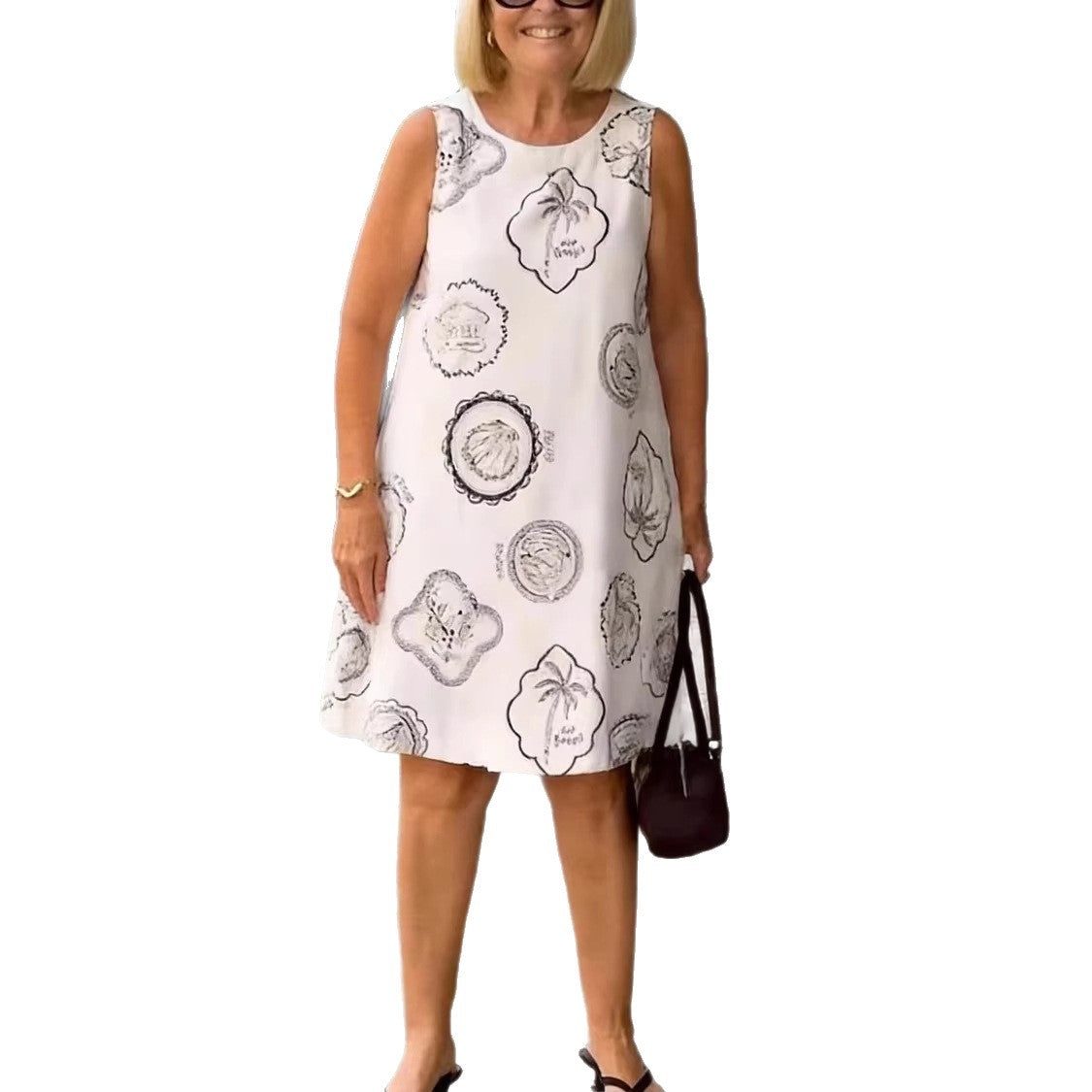 Womens Crew-Neck Printed Dress With Side Buttons