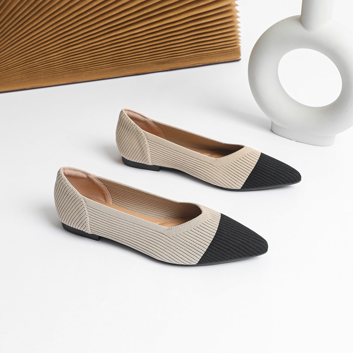 Knit Breathable Shallow Mouth Pointed Flat Bottom Pumps