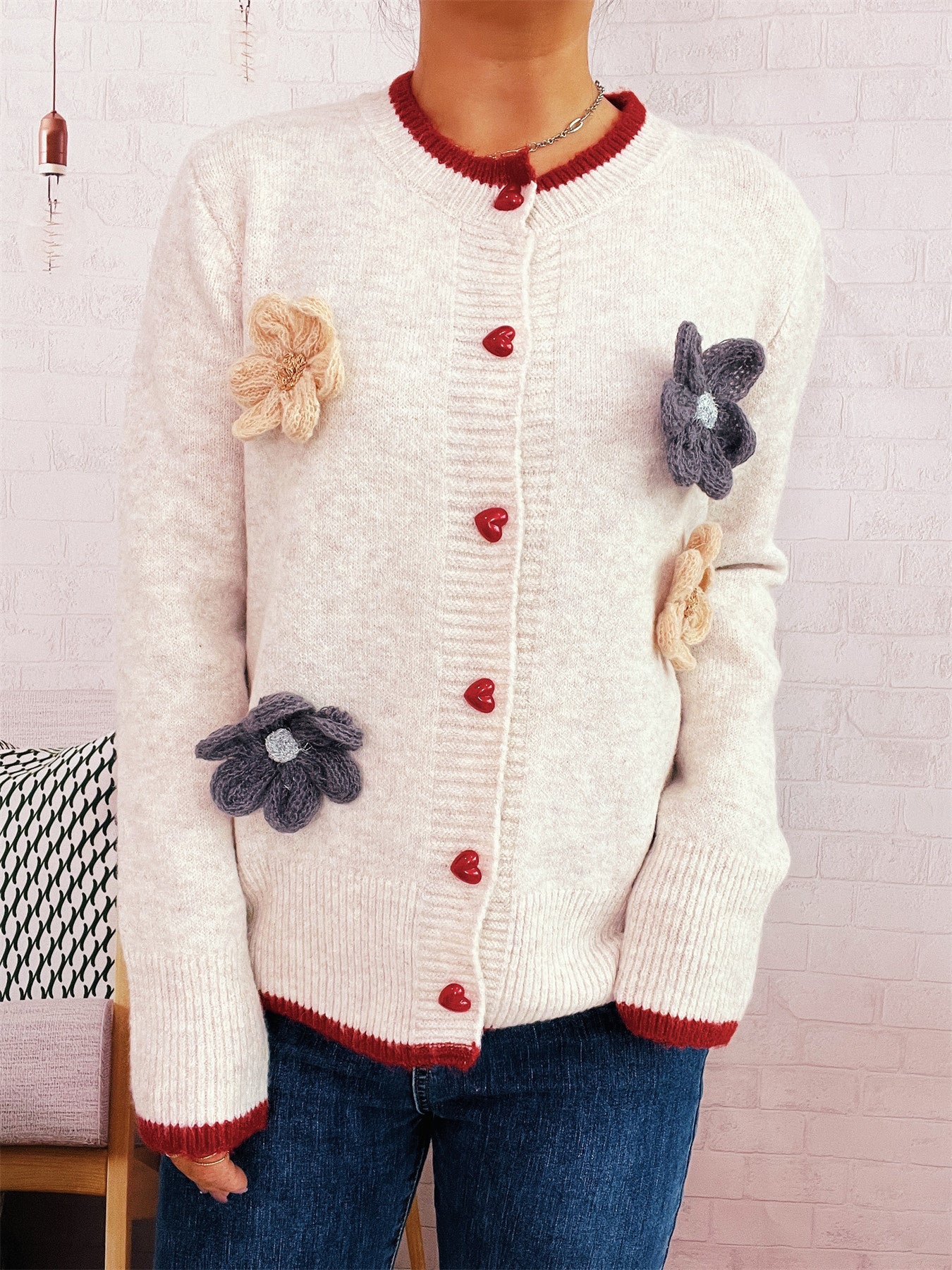 Casual Three-dimensional Flower Decoration Contrast Color Round Neck Knitted Sweater