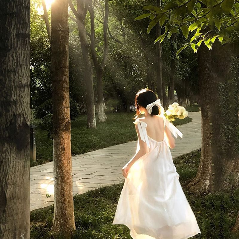 Solid-color French-style Backless Slip Dress In A Soft Feminine Style