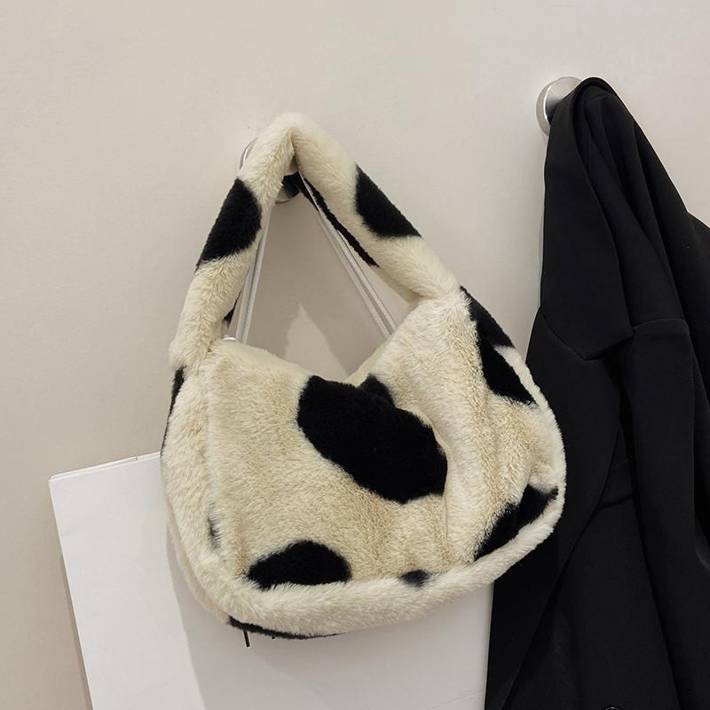 Japanese Ins Black Love Heart Simplicity Cute Winter Plush Bag