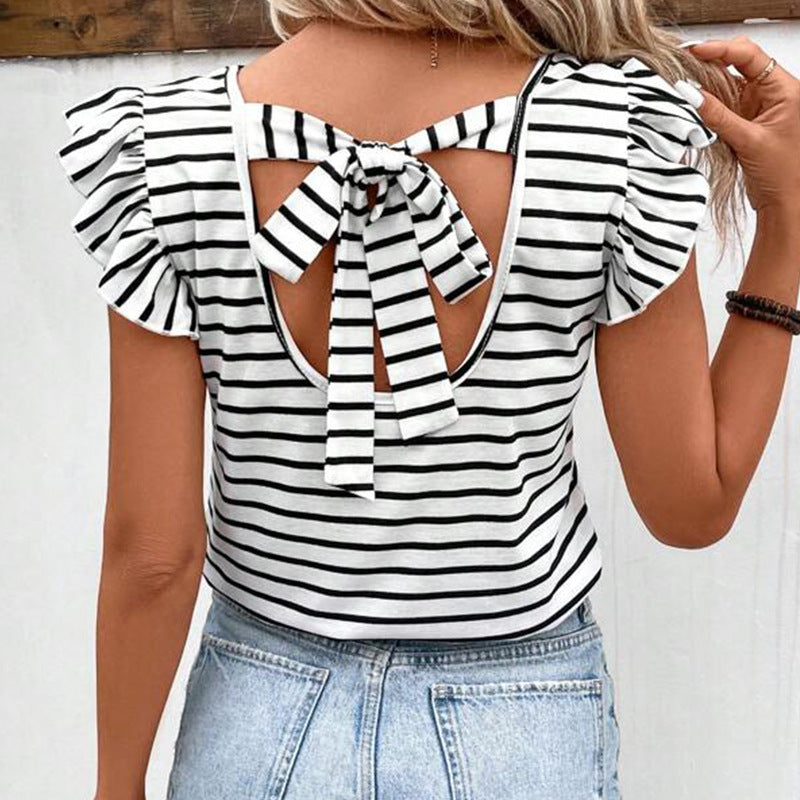 Sommerstribet T-shirt til kvinder med V-hals