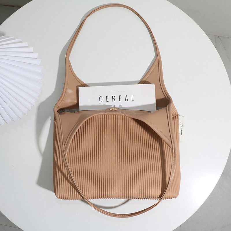 Simple And Niche Design Pleated Vest Bag