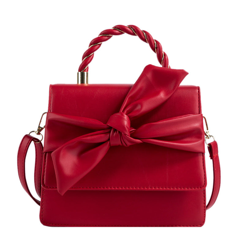 Fransk Skuldertaske / Crossbody Taske med Sommerfugleklips