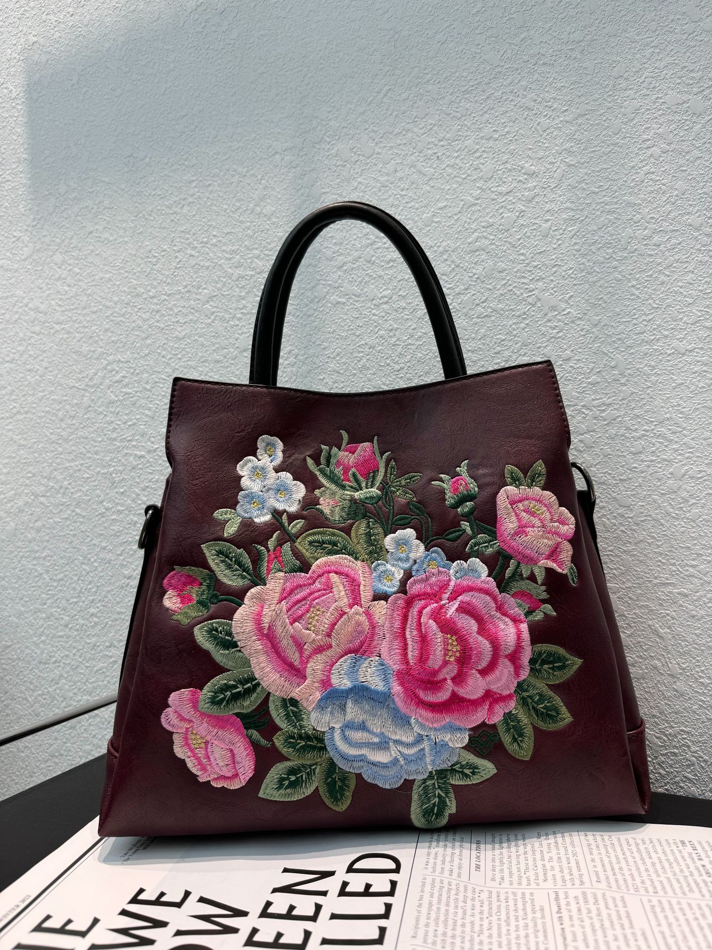 Tote Bag With Embroidered Peony Flowers Ethnic-style Textured Design