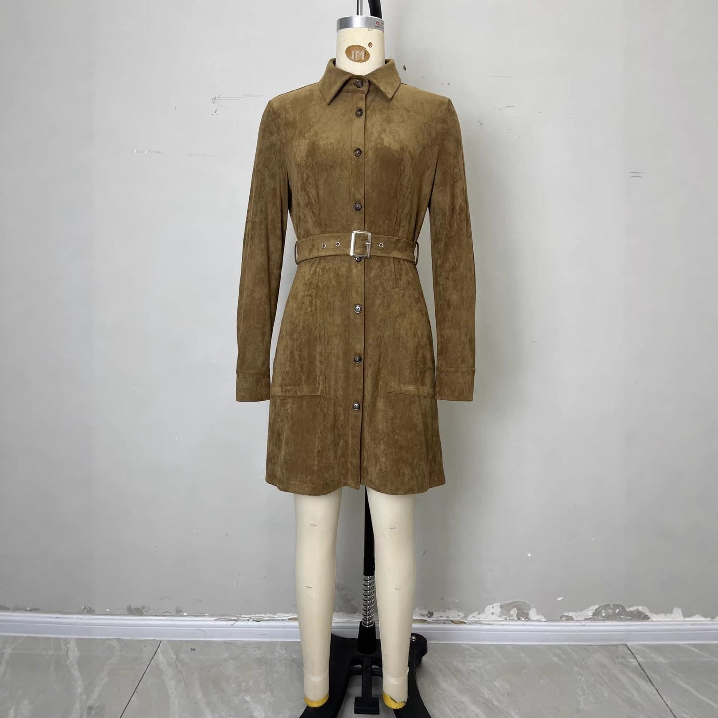 Retro-style Notched-collar Waist-cinching Midi Dress