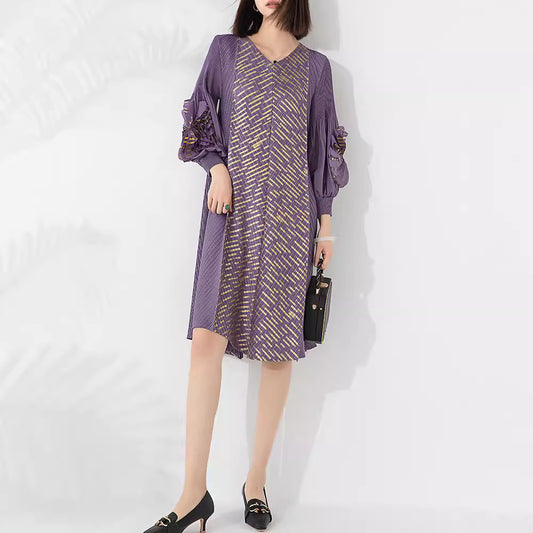 High-grade Bronzing Plate Flower V-neck Temperament Mid-length Pleated Dress