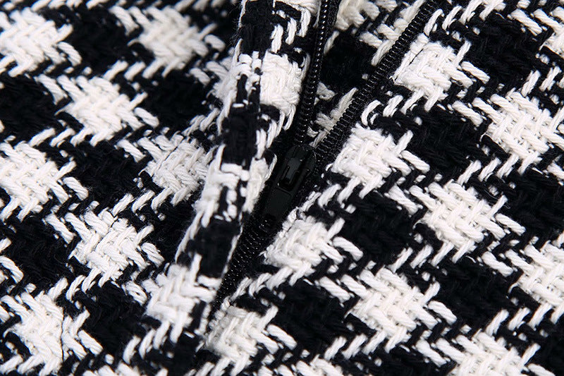 Mode Damedragt i Houndstooth-tekstur med Store Shorts