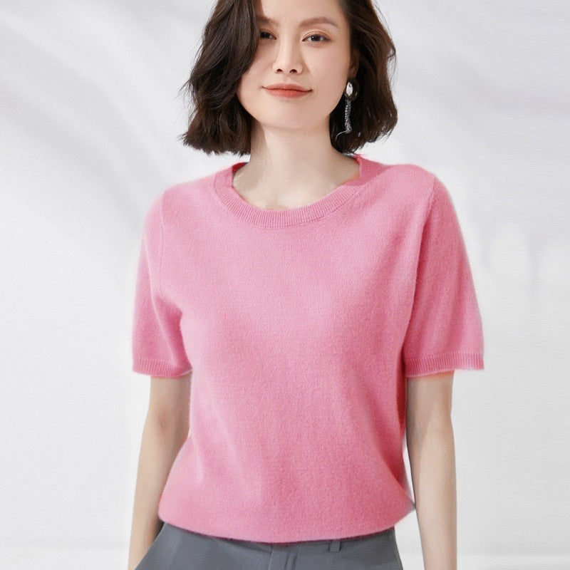 Strikket kortærmet sweater med halv ærme, rund hals og i tynd uld