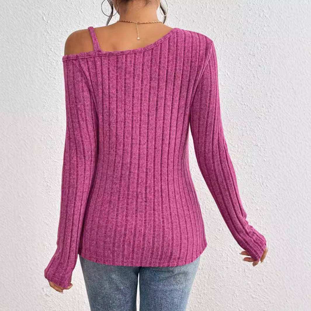 Ensfarvet afslappet off-shoulder T-shirt med asymmetrisk kant til kvinder