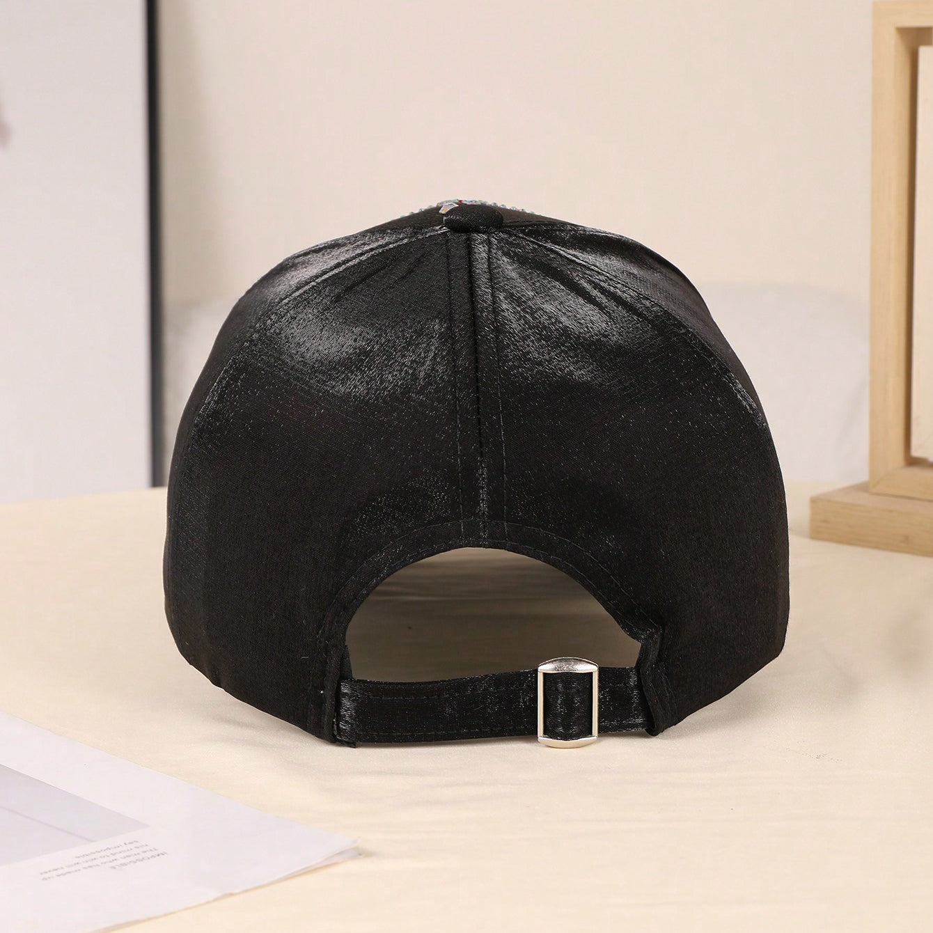 Women's Solid-color Beaded Bee Velvet Soft Sun-protective Trendy Baseball Cap, Suitable For Summer Outings And Shopping.