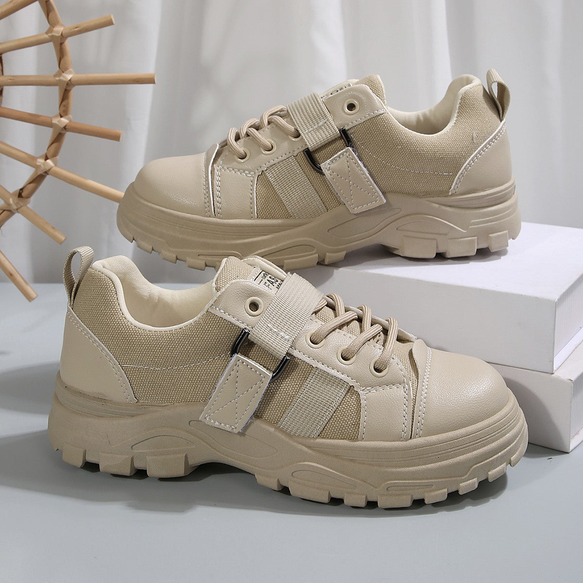 Lacesko I Lærred Med Krogdesign Moderigtige Åndbare Sneakers Med Tyk Såle Og Rund Tå Til Kvinder