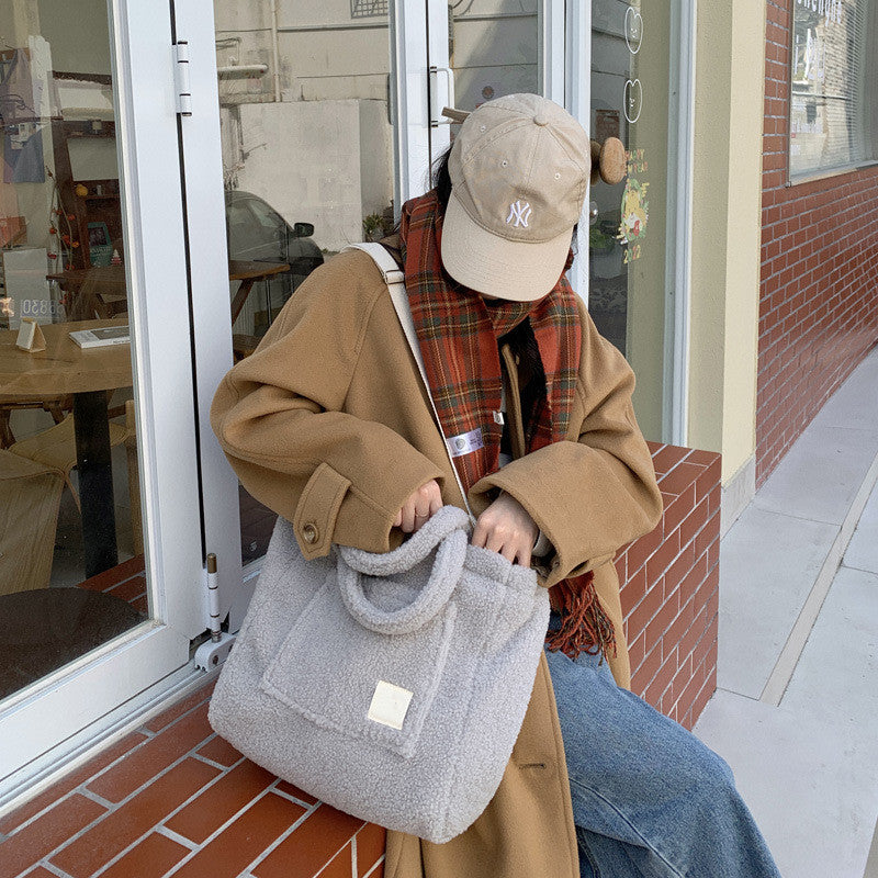Niche Lamb Wool Cross-body Bag With Large Capacity