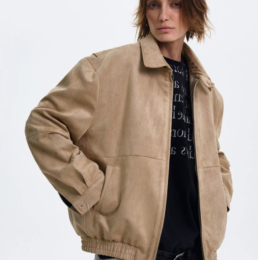 A Vintage Suede Jacket Perfectly Embodies The Old Money Vibe