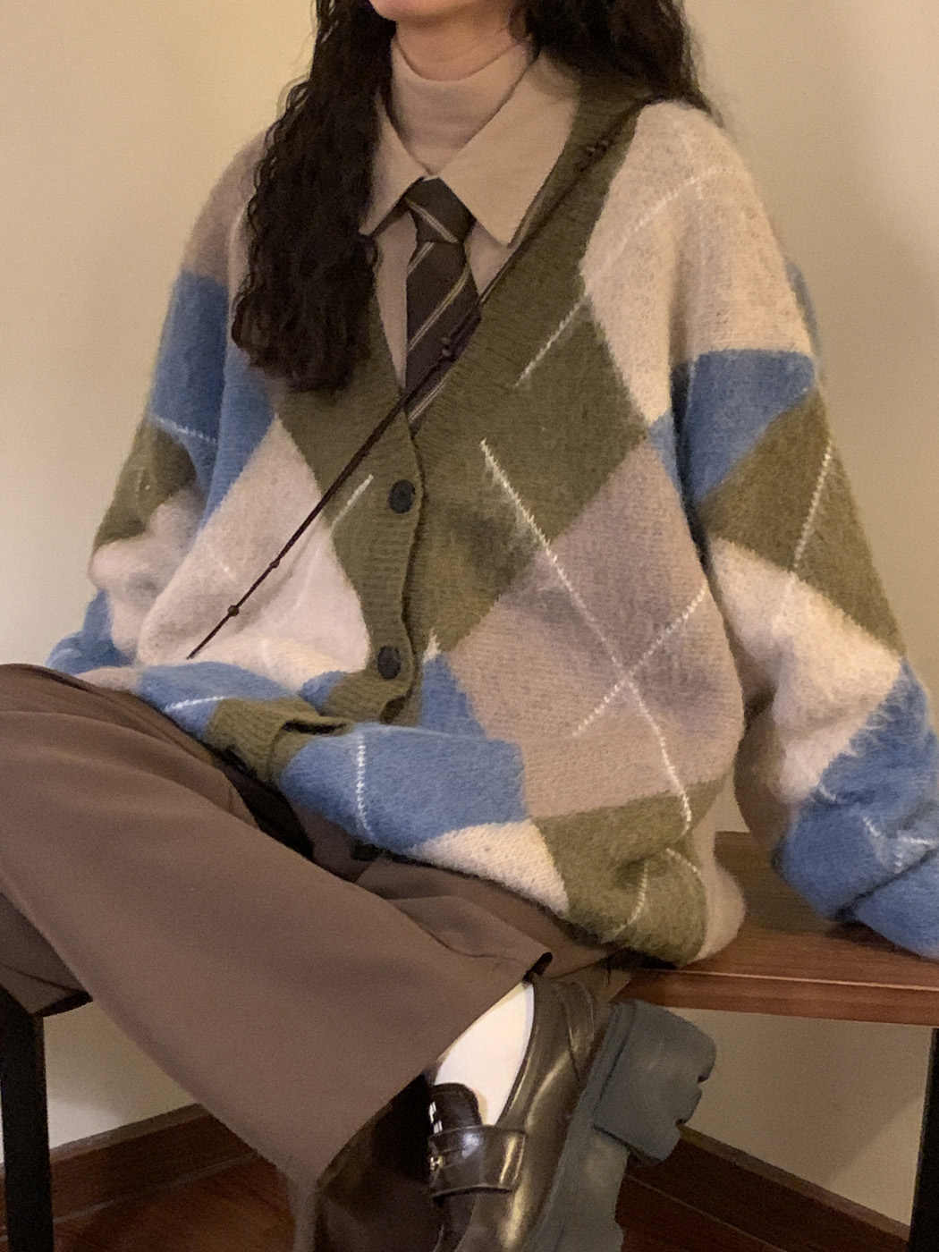 Loose Diamond Plaid Contrast Color V-neck Knitted Cardigan Sweater