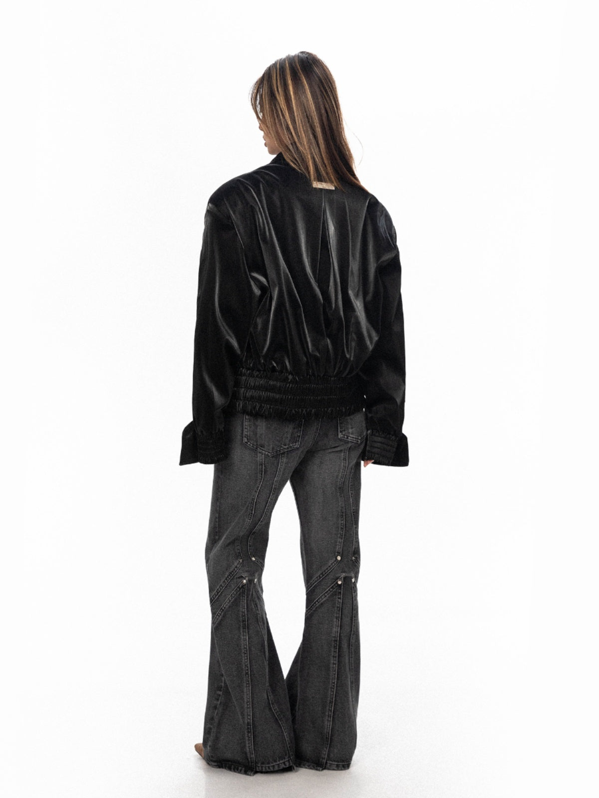 Cappotto con spalle imbottite nero opaco lucido da donna