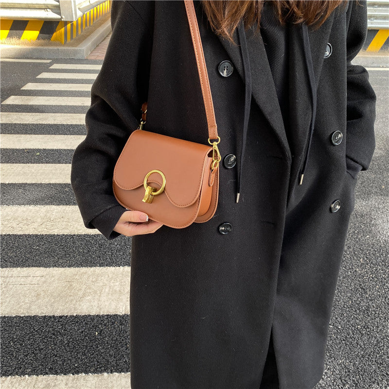 Women's Korean Vintage Simple Saddle Bag