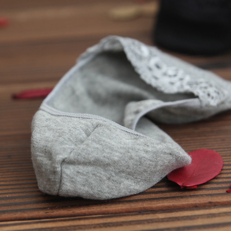 Women's Fashionable Shallow Invisible Lace Boat Socks