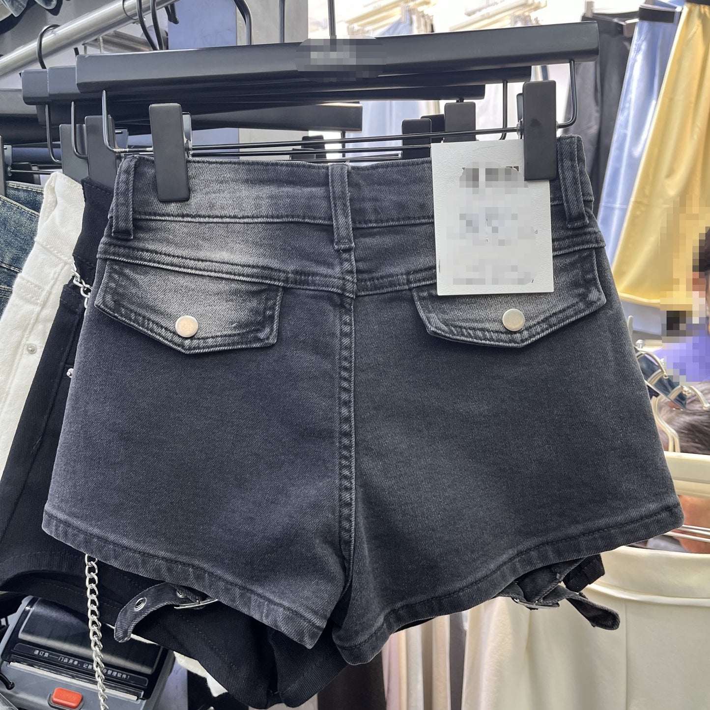 Hotpants i sexet denim-design