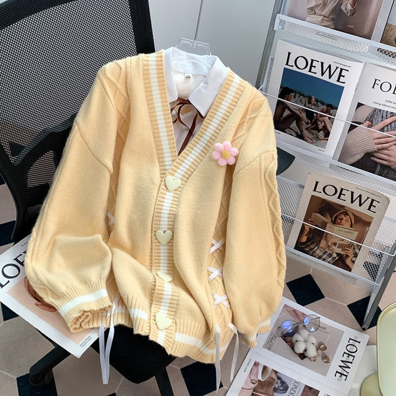 Japanese Sweet Heart Buckle Temperament Youthful-looking Sweater