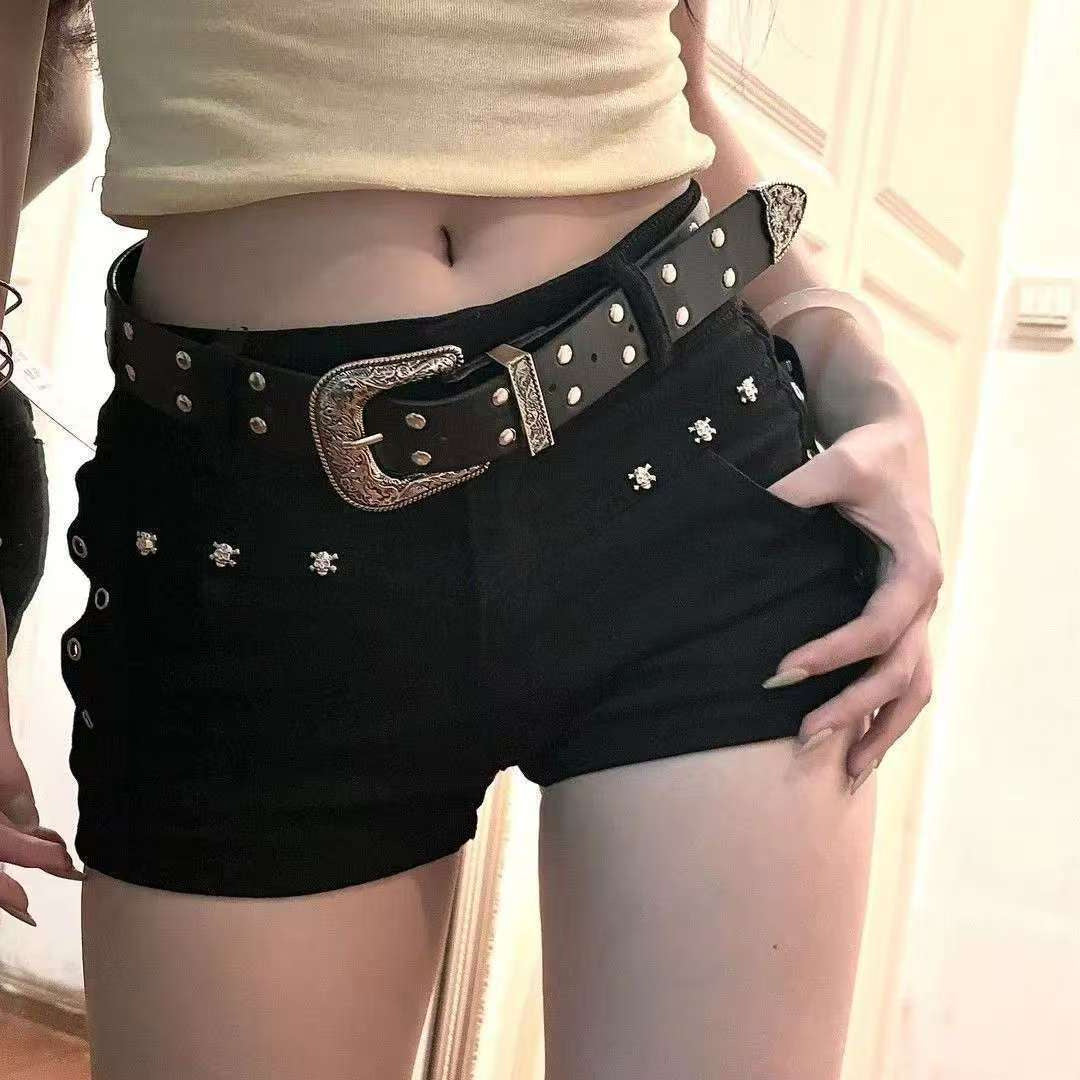 Black Sheath Wild Slimming Stretch A- Line Rivet Denim Shorts