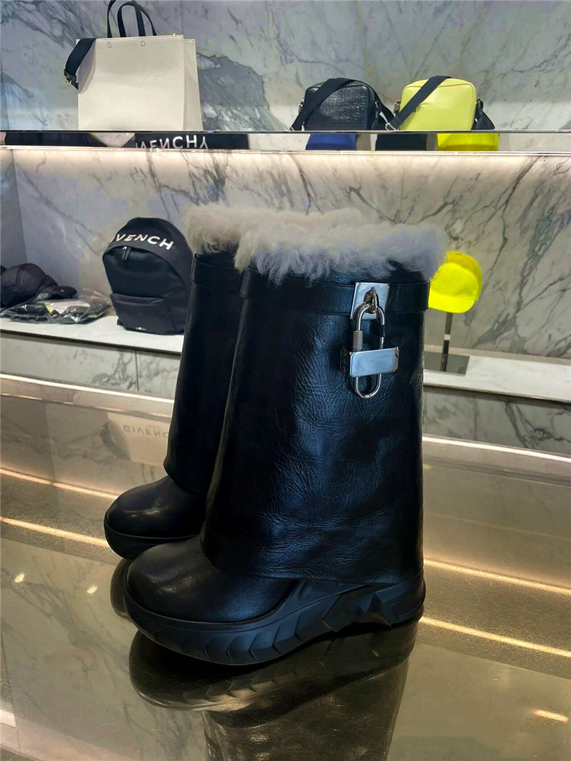 Oversized Women's Plush Mid Length Boots