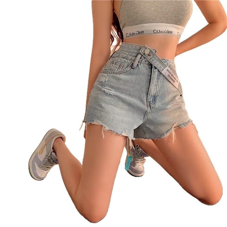 Wide-leg Shorts That Are Trendy And Stylish