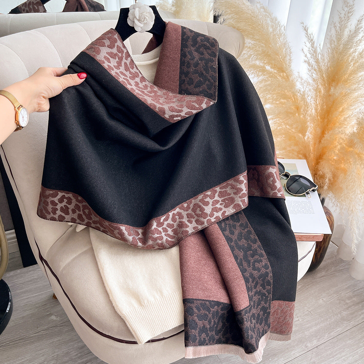 Intellectual Elegant Leopard Print Artificial Cashmere Scarf Women