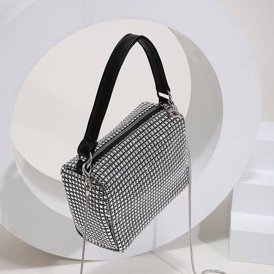 Women's Rhinestone New Fashion Chain Hand-held Messenger Bag